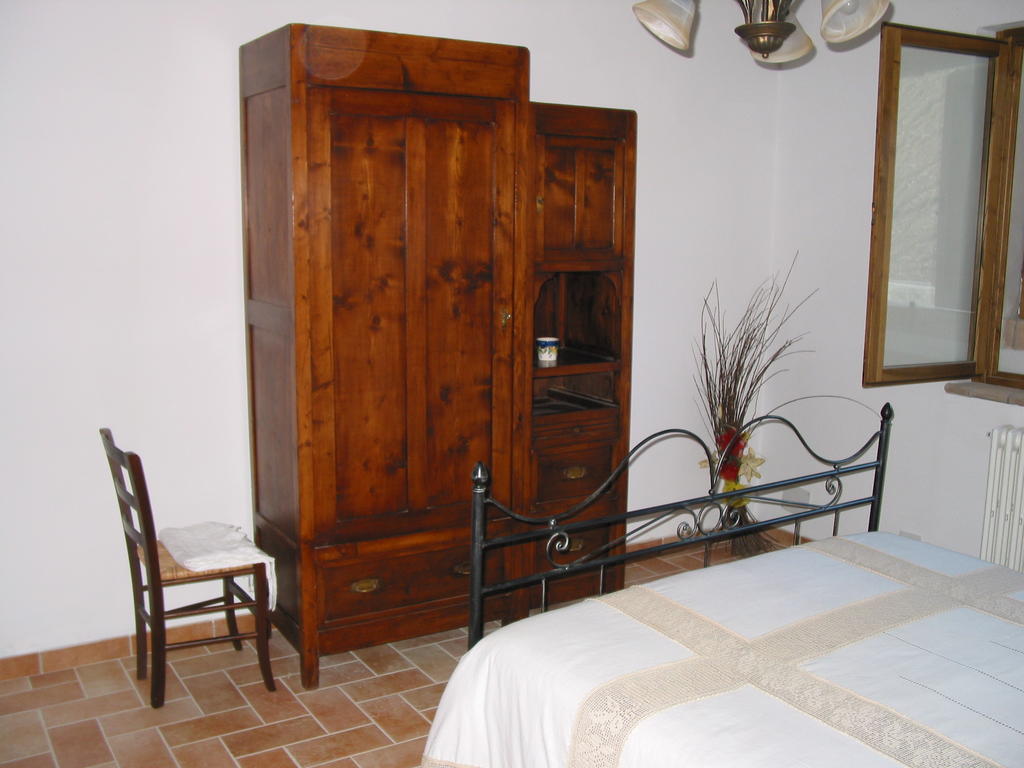 Poggio San Giacomo Baschi Camera foto